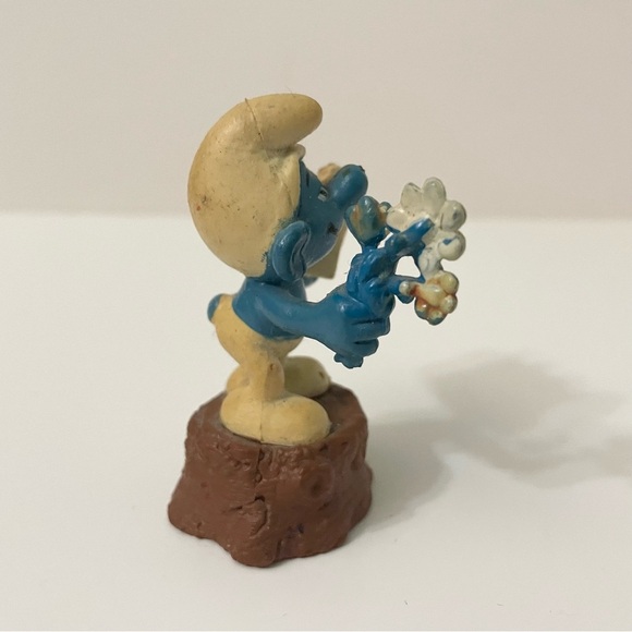 Smurfs Sharpener Flowrrs and Present Smurf Mushroom Umbrella Toys - Picture 6 of 15